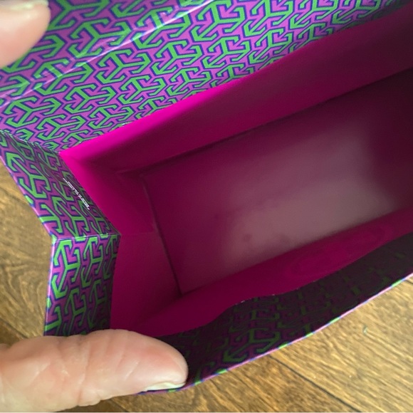 Tory Burch Envelope Gift Bag with Tissue - Picture 3 of 9